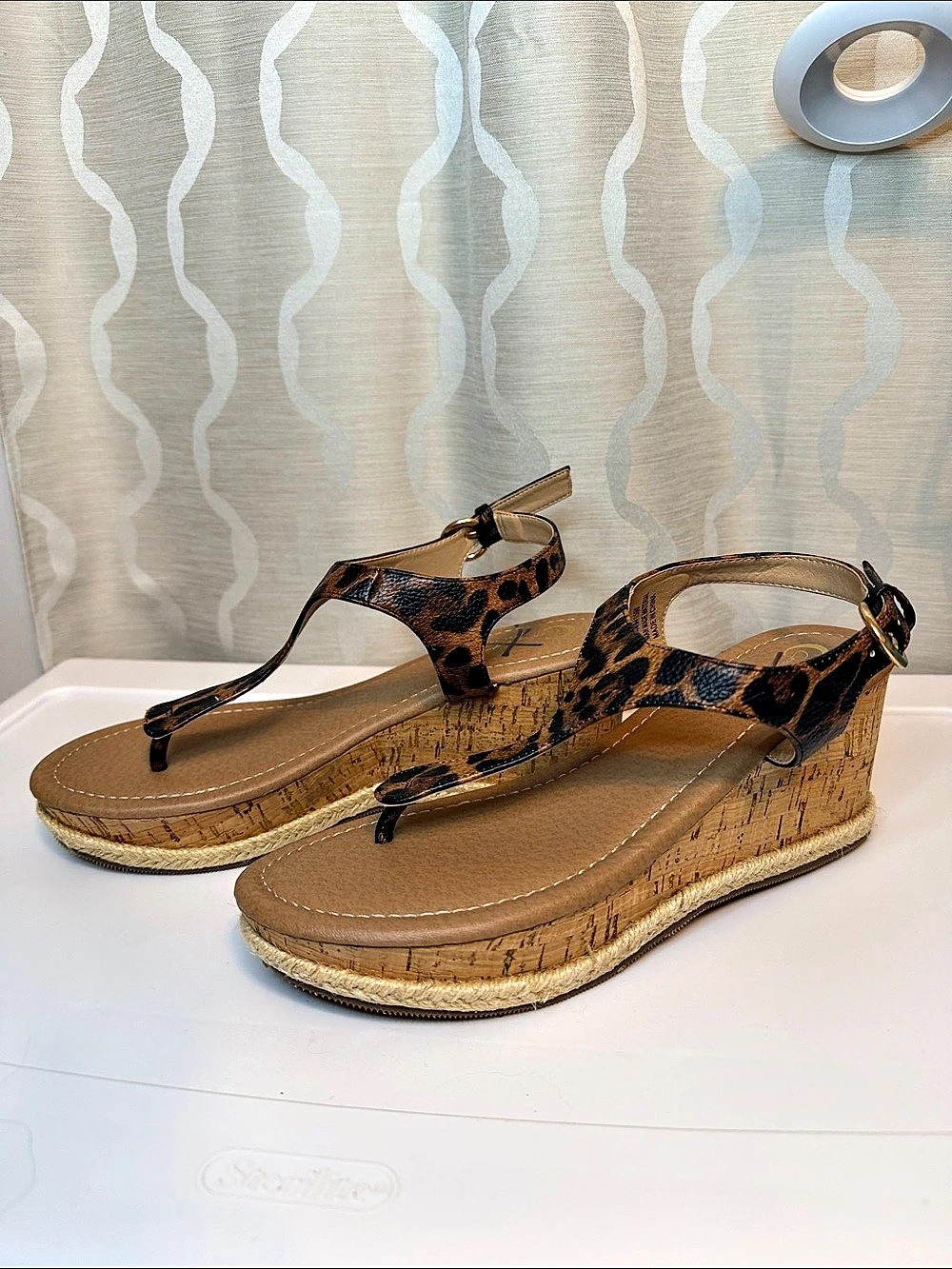 NWOT Comfort T-strap Leopard Cork Wedge Sandals Jute Detail Size 9